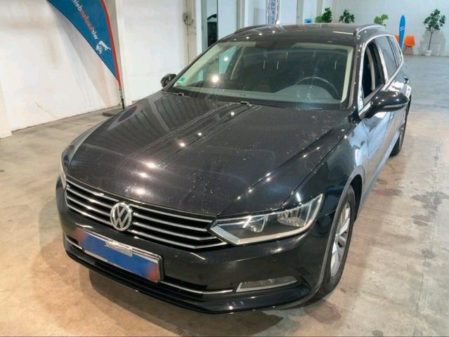 VW Passat Variant